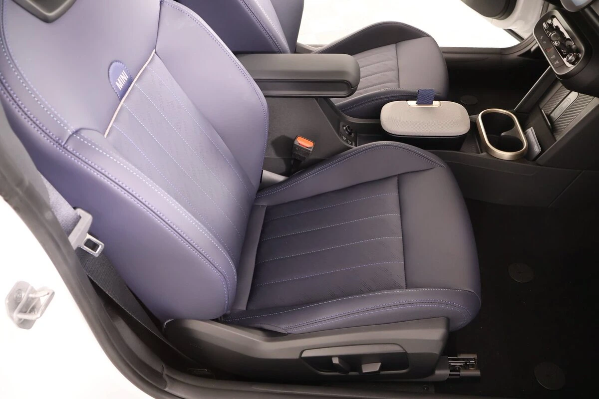 2026 MINI Hardtop 2 Door - Photo 9