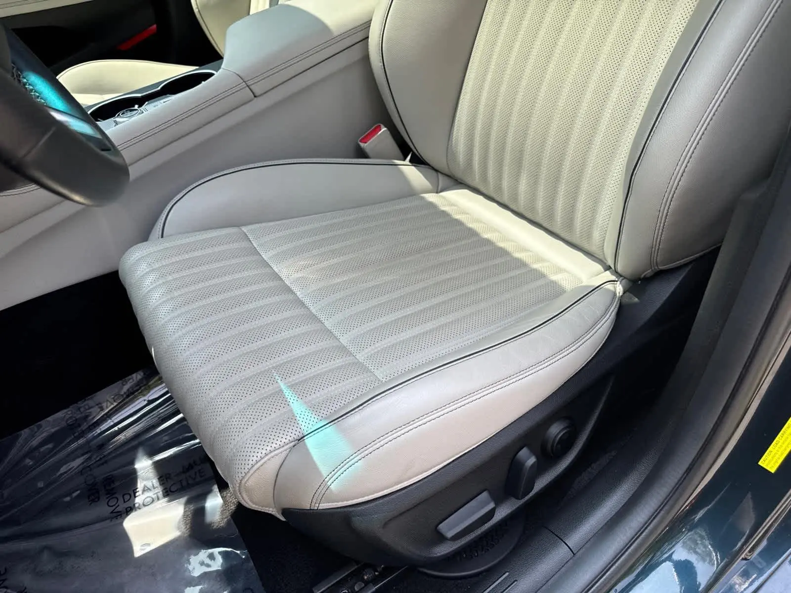 2022 Genesis G70 2.0T photo 16