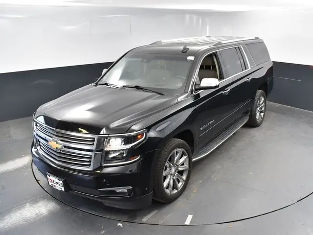 2016 Chevrolet Suburban LTZ photo 30