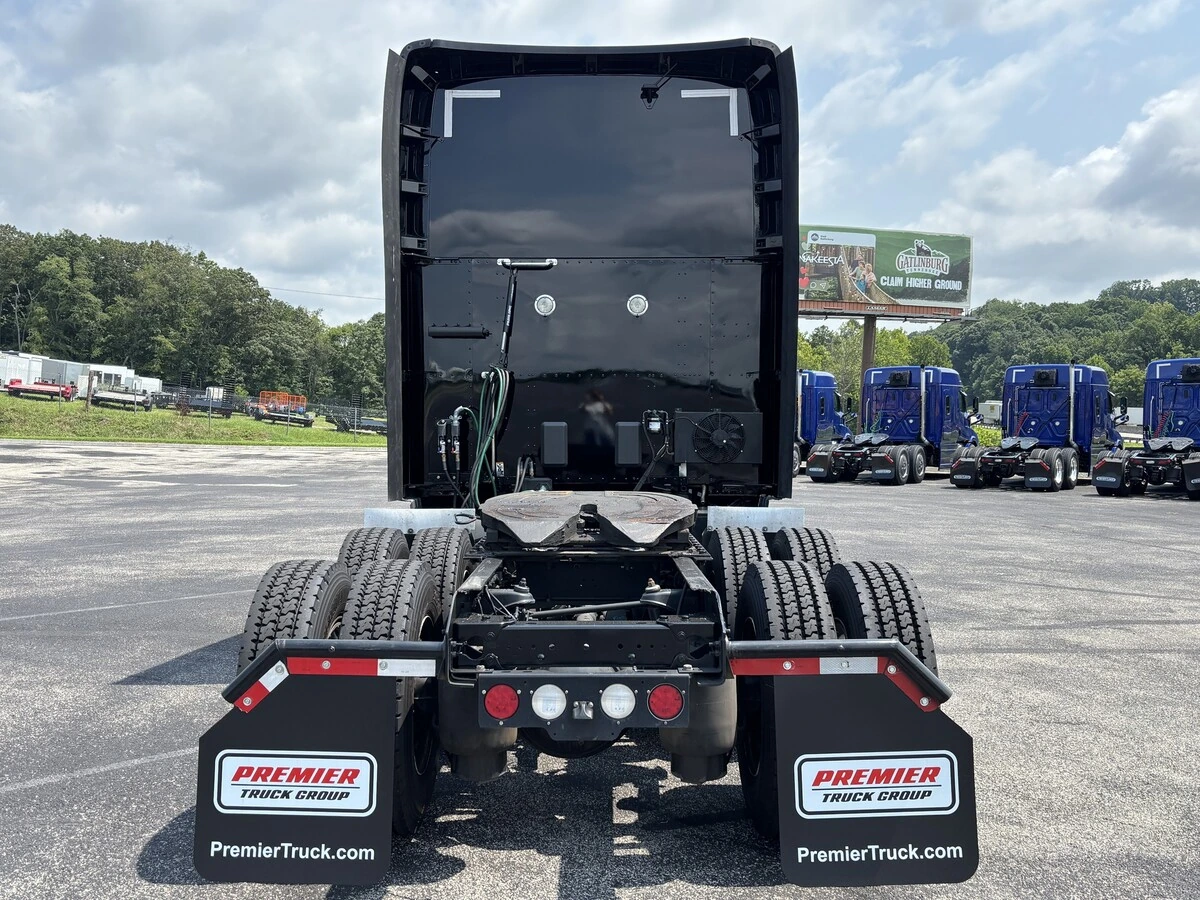 2023 Kenworth T680 — photo 6