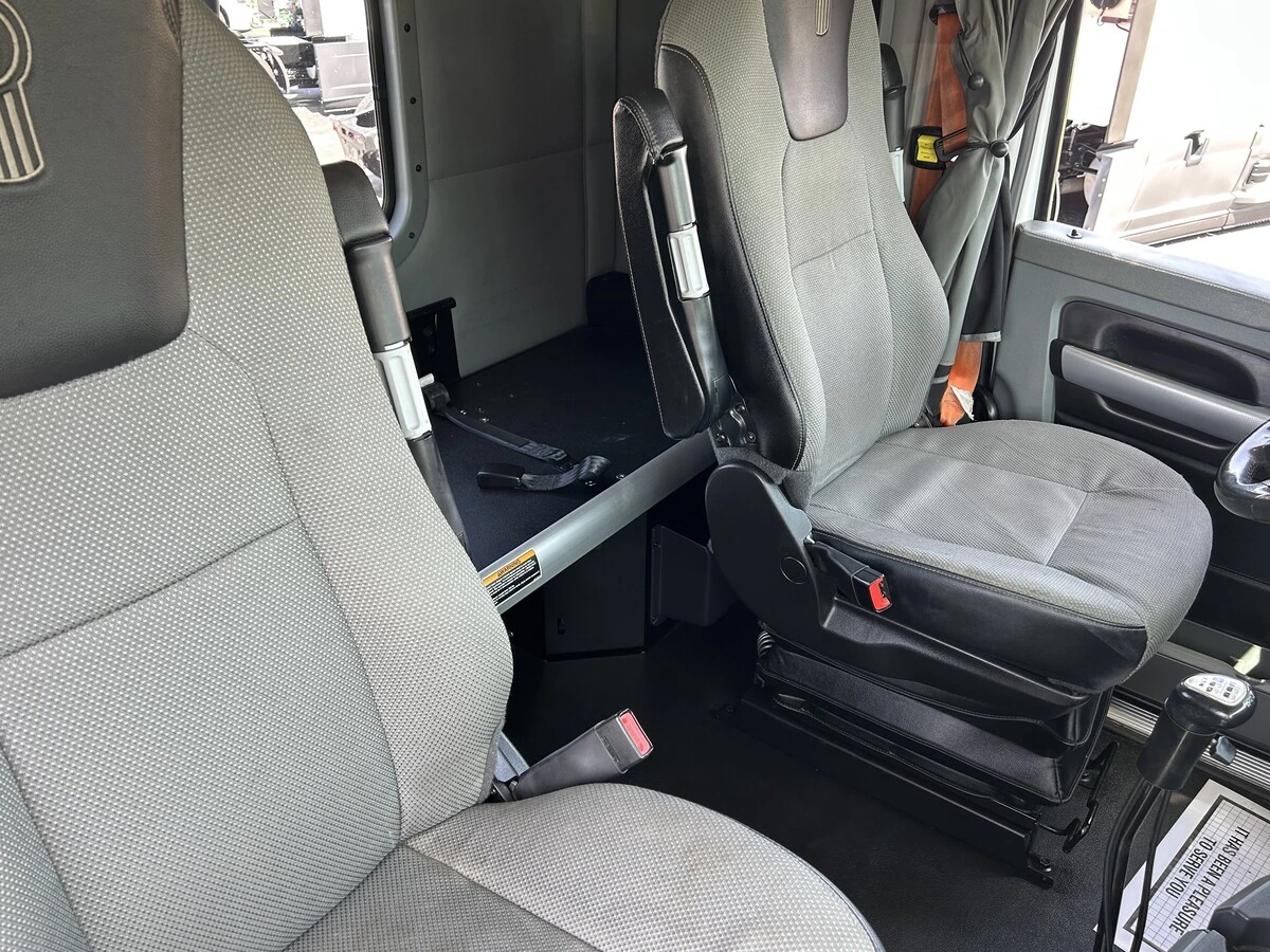 2022 Kenworth T880 — photo 8