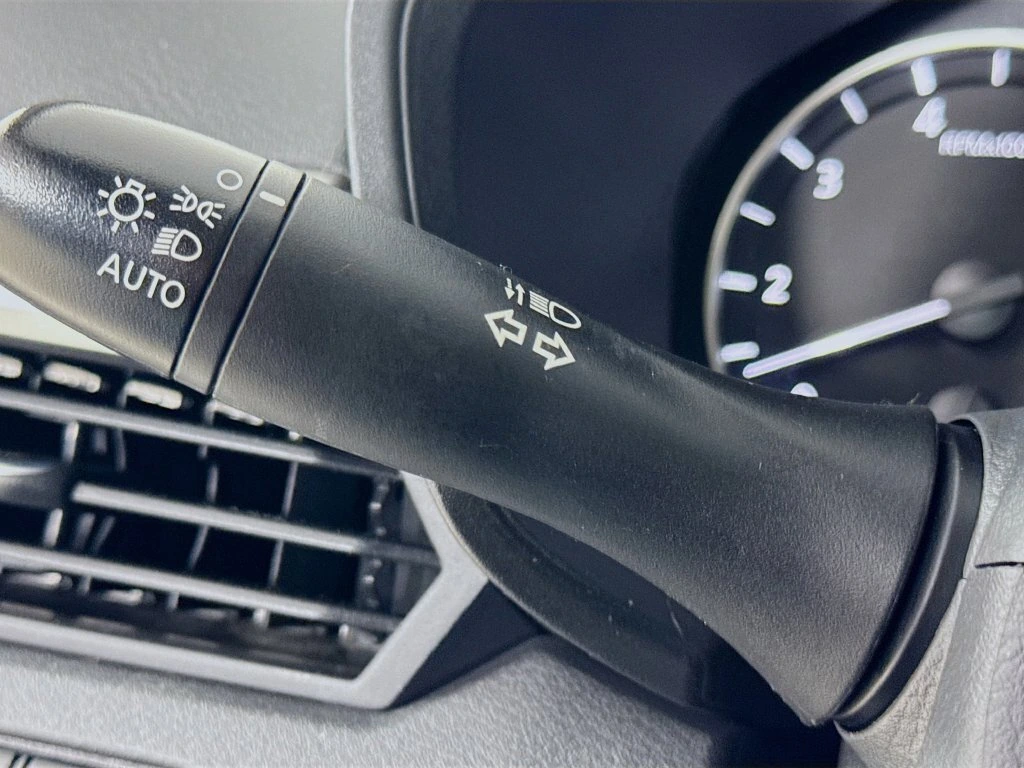 2025 Nissan Altima SV - Photo 13