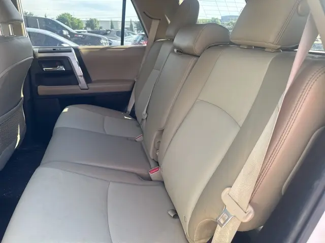 2017 Toyota 4Runner SR5 photo 12