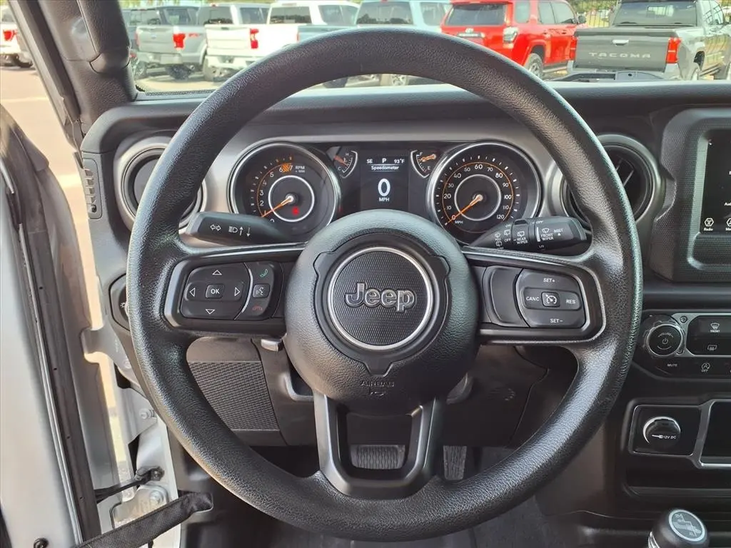 2023 Jeep Wrangler Willys photo 26