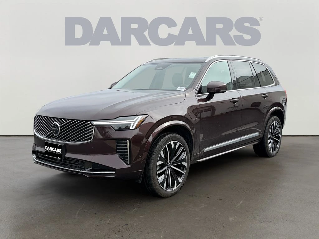 2025 Volvo - image 3