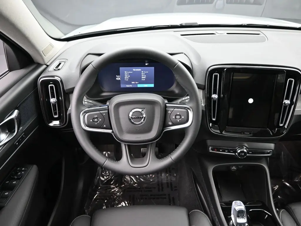 2026 Volvo - image 18