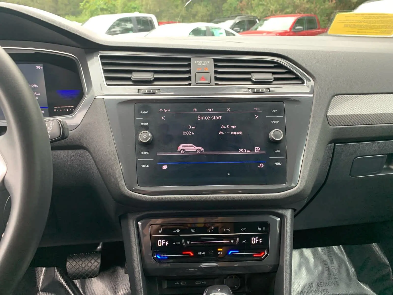 2023 Volkswagen Tiguan SE photo 22
