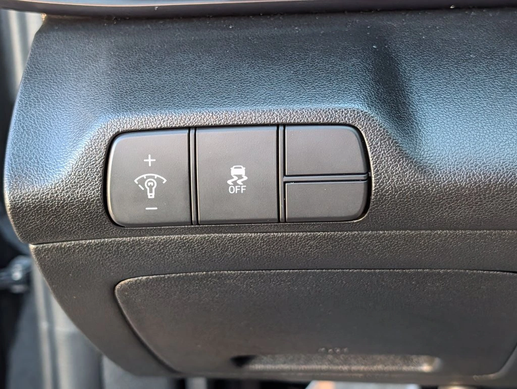 2025 Hyundai Elantra SEL - Photo 29