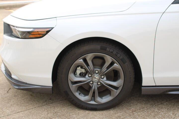 2023 Honda Accord Hybrid EX-L - Photo 11