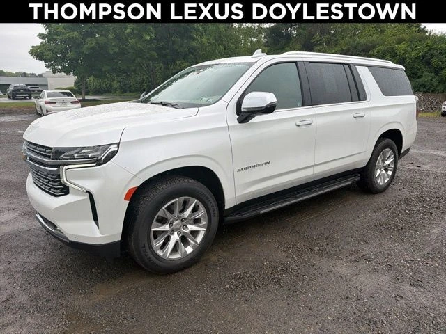 2023 Chevrolet Suburban 4WD 1500 Premier's photo