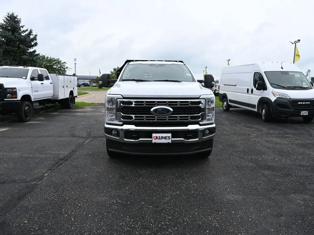 2025 Ford F-350 XL photo 4