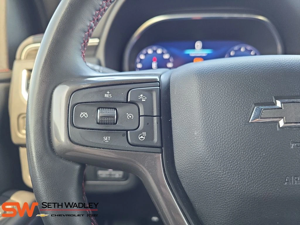2024 Chevrolet Suburban RST - Photo 18