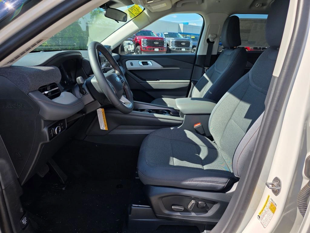 2025 Ford Explorer Active - Photo 14