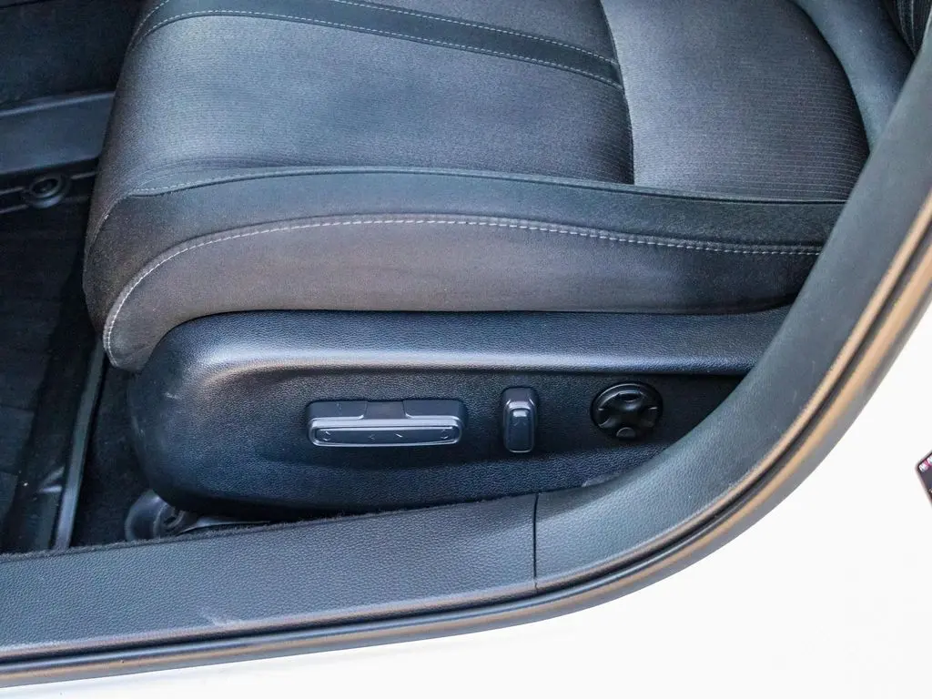 2019 Honda Accord EX photo 25