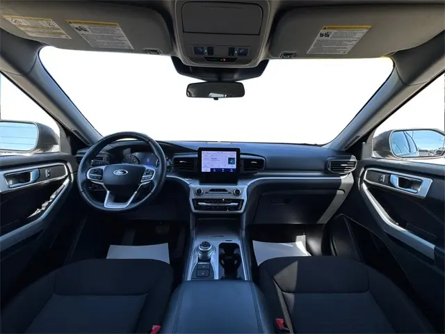 2022 Ford Explorer XLT photo 11