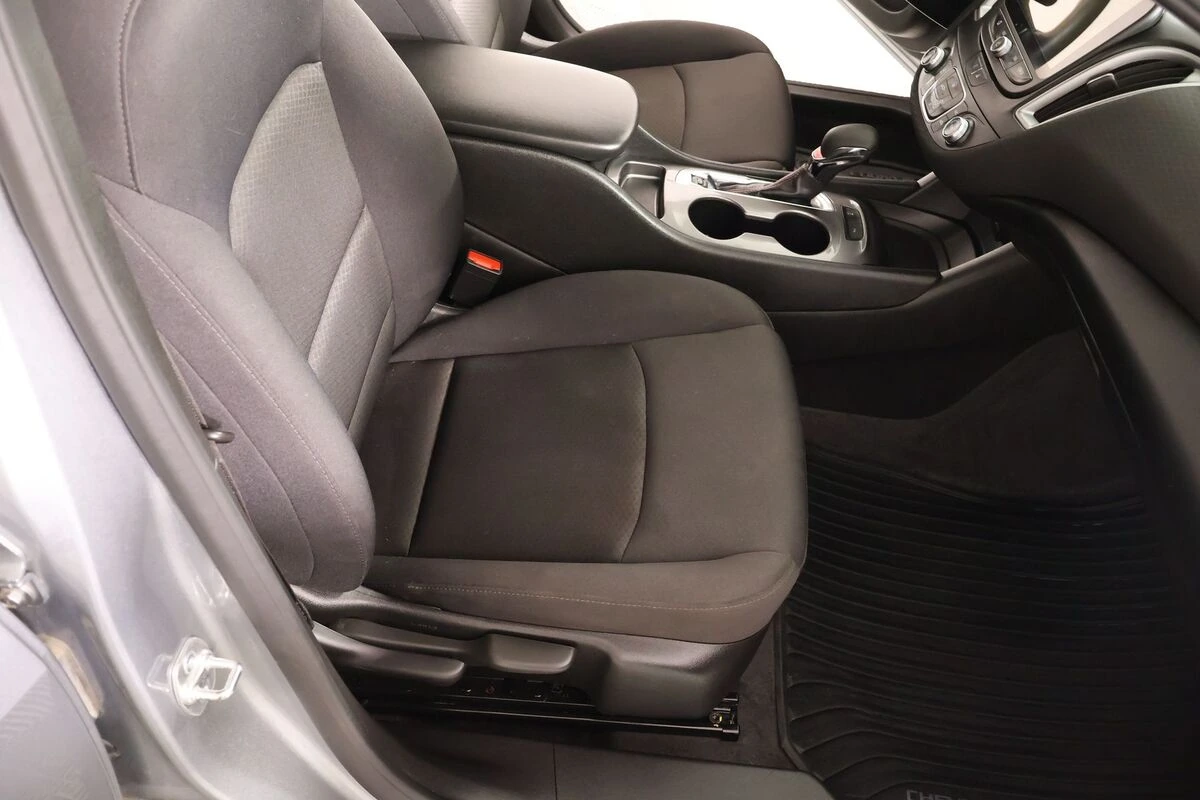2025 Chevrolet Malibu RS - Photo 12