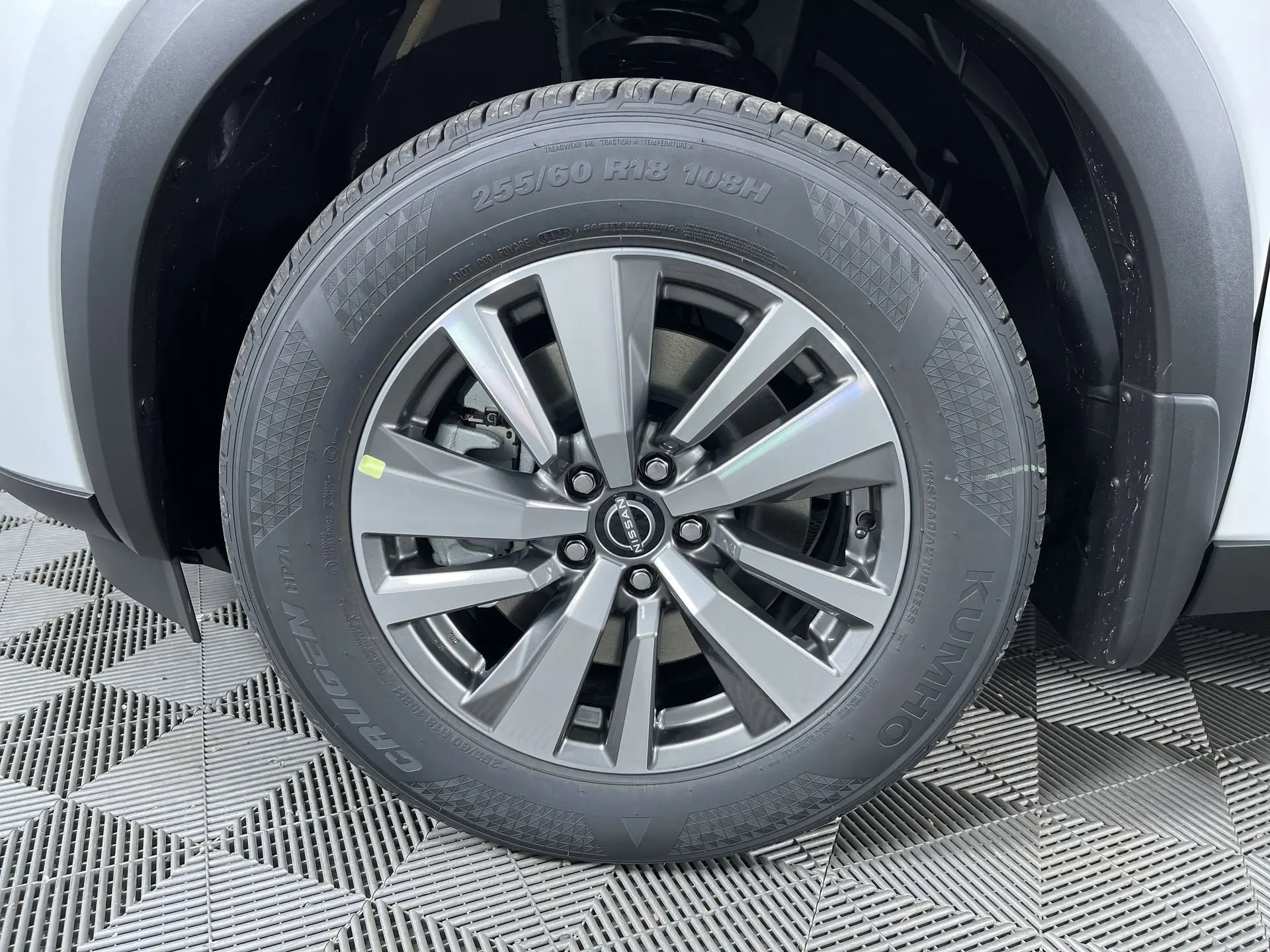 2025 Nissan Pathfinder SL photo 24