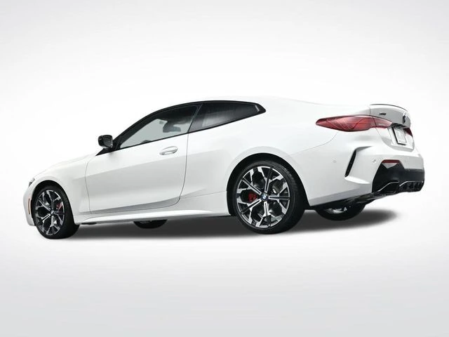 2026 BMW 4 Series M440i - Photo 33