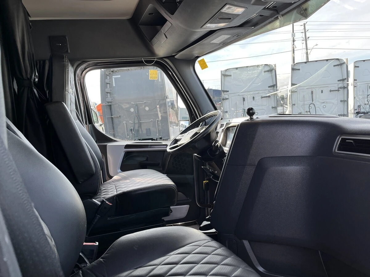 2025 Western Star — photo 11