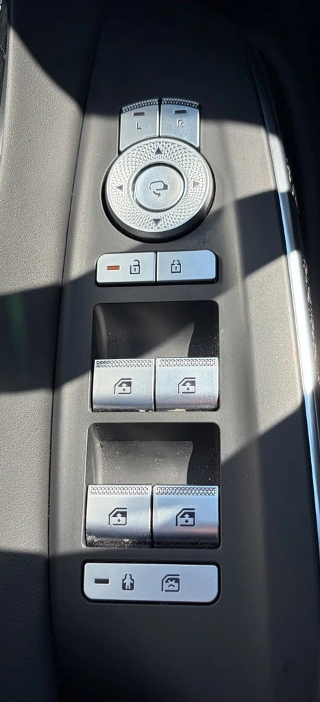 2026 GENESIS GV70 Sport Prestige - Photo 17