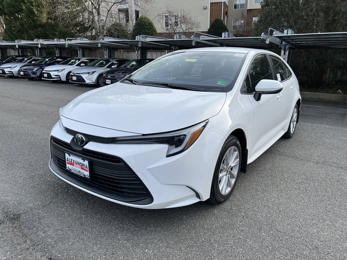 2026 Toyota Corolla LE's photo