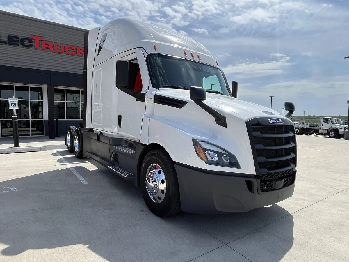 2024 Freightliner Cascadia in Chattanooga, TN — photo 4
