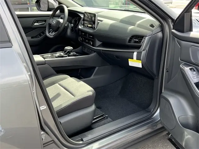 2026 Nissan Rogue SV photo 23