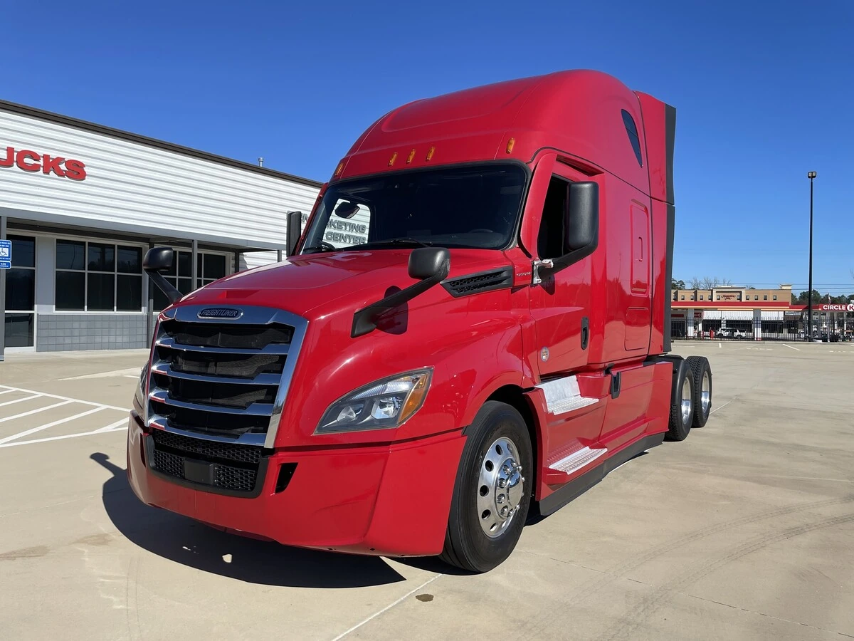 2021 Freightliner Cascadia - image 1