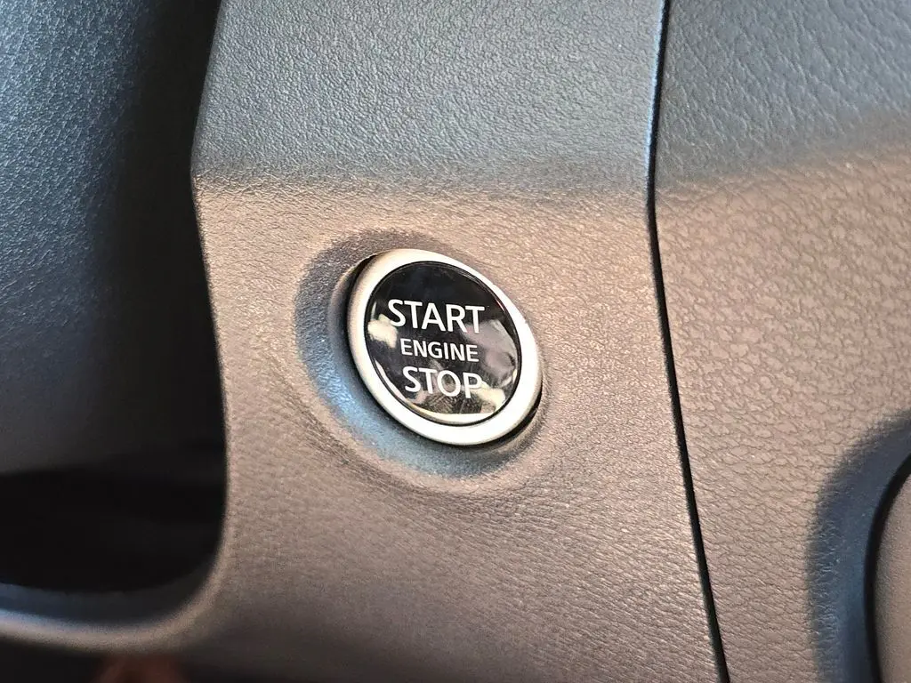 2023 Nissan Frontier PRO-4X photo 6