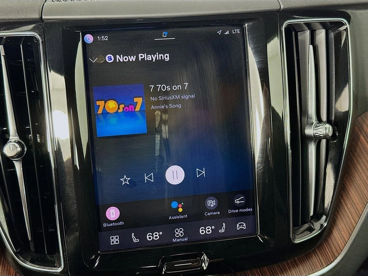 2023 Volvo - image 15