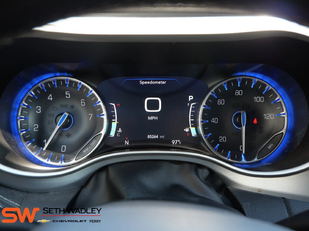 2023 Chrysler Pacifica Touring - Photo 22