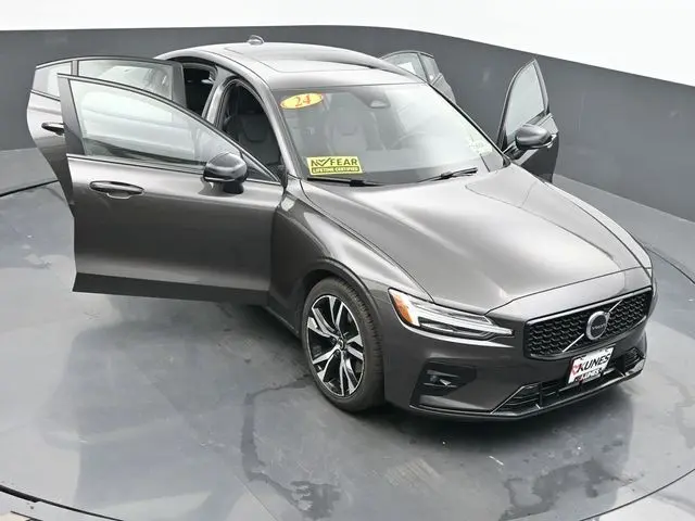 2024 Volvo S60 B5 Core photo 46