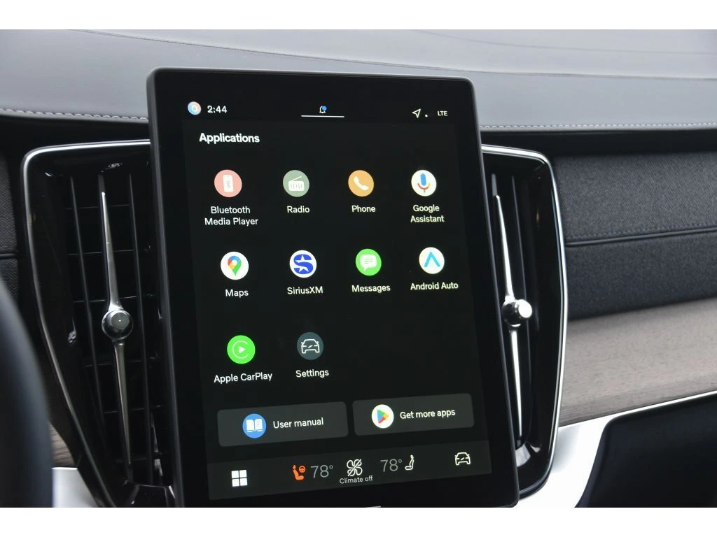 2026 Volvo - image 16