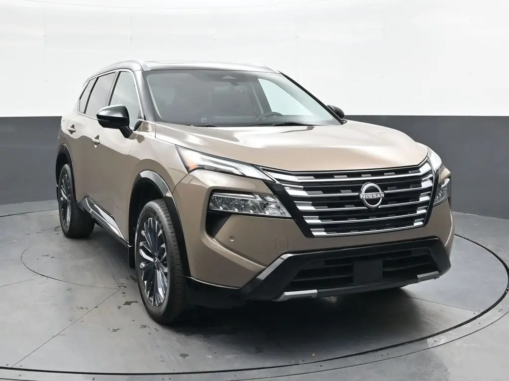 2024 Nissan Rogue Platinum's photo