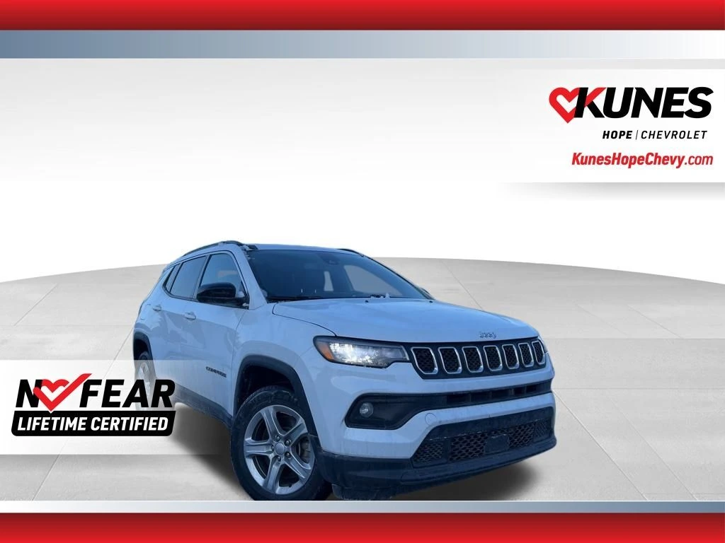 2023 Jeep Compass Latitude's photo