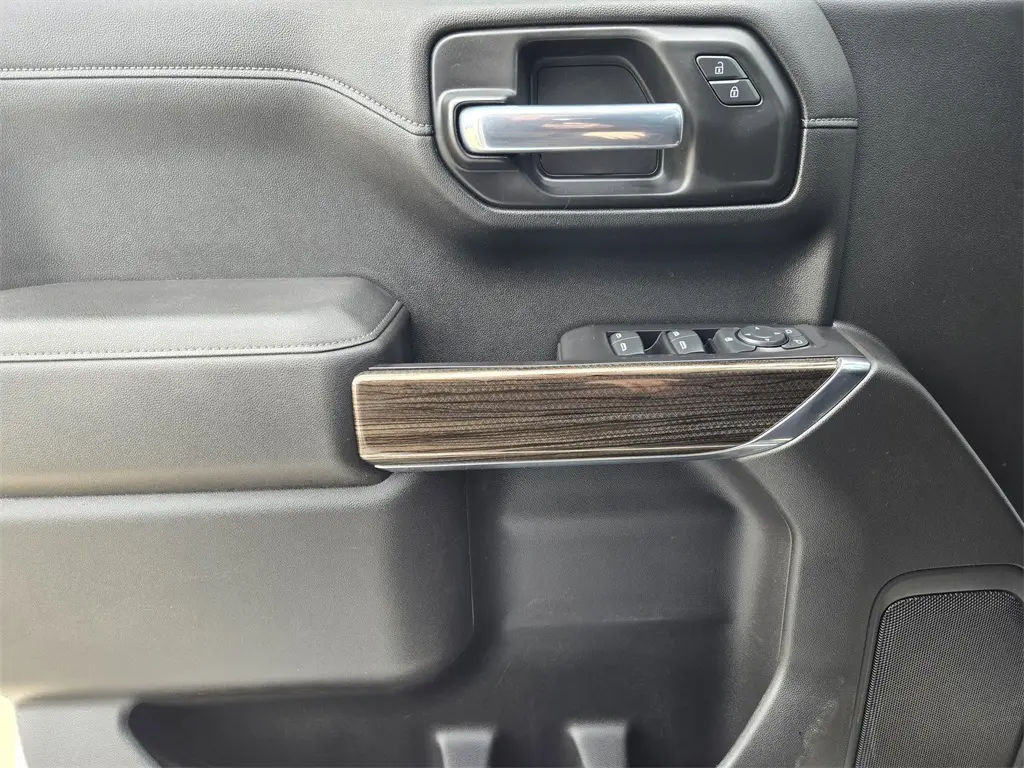 2021 Chevrolet Silverado 1500 LT photo 22