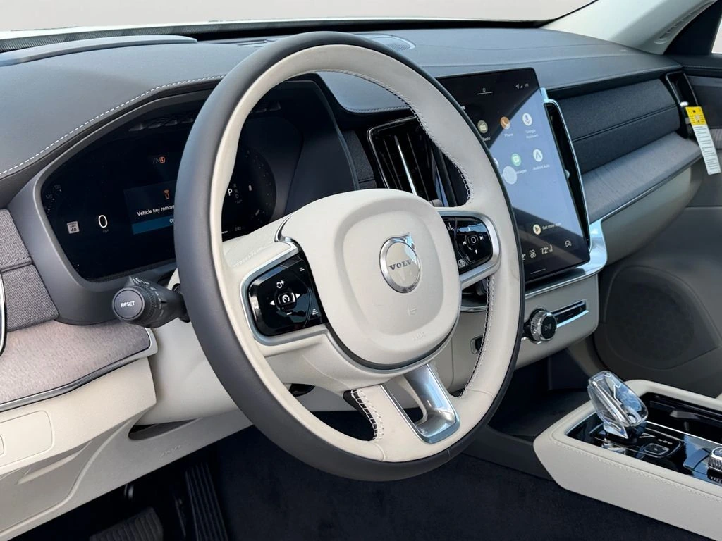 2026 Volvo - image 16