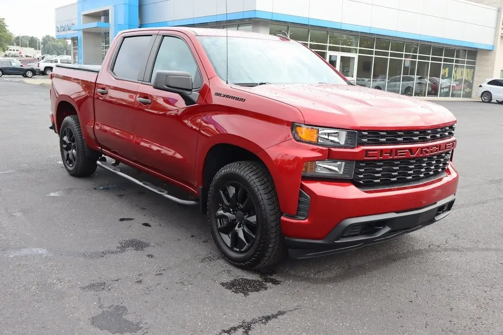 2022 Chevrolet Silverado 1500 Custom photo 2