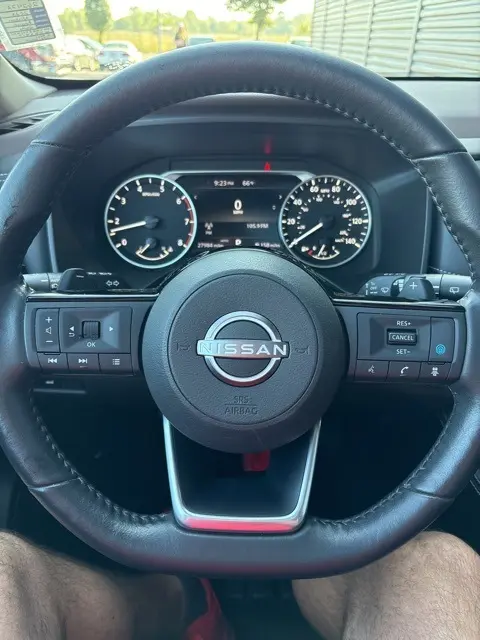 2023 Nissan Rogue SL photo 8