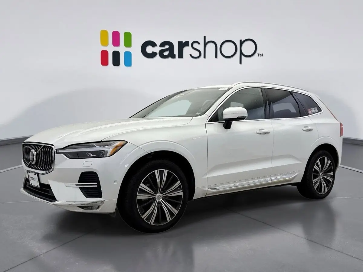 2023 Volvo XC60 Plus's photo