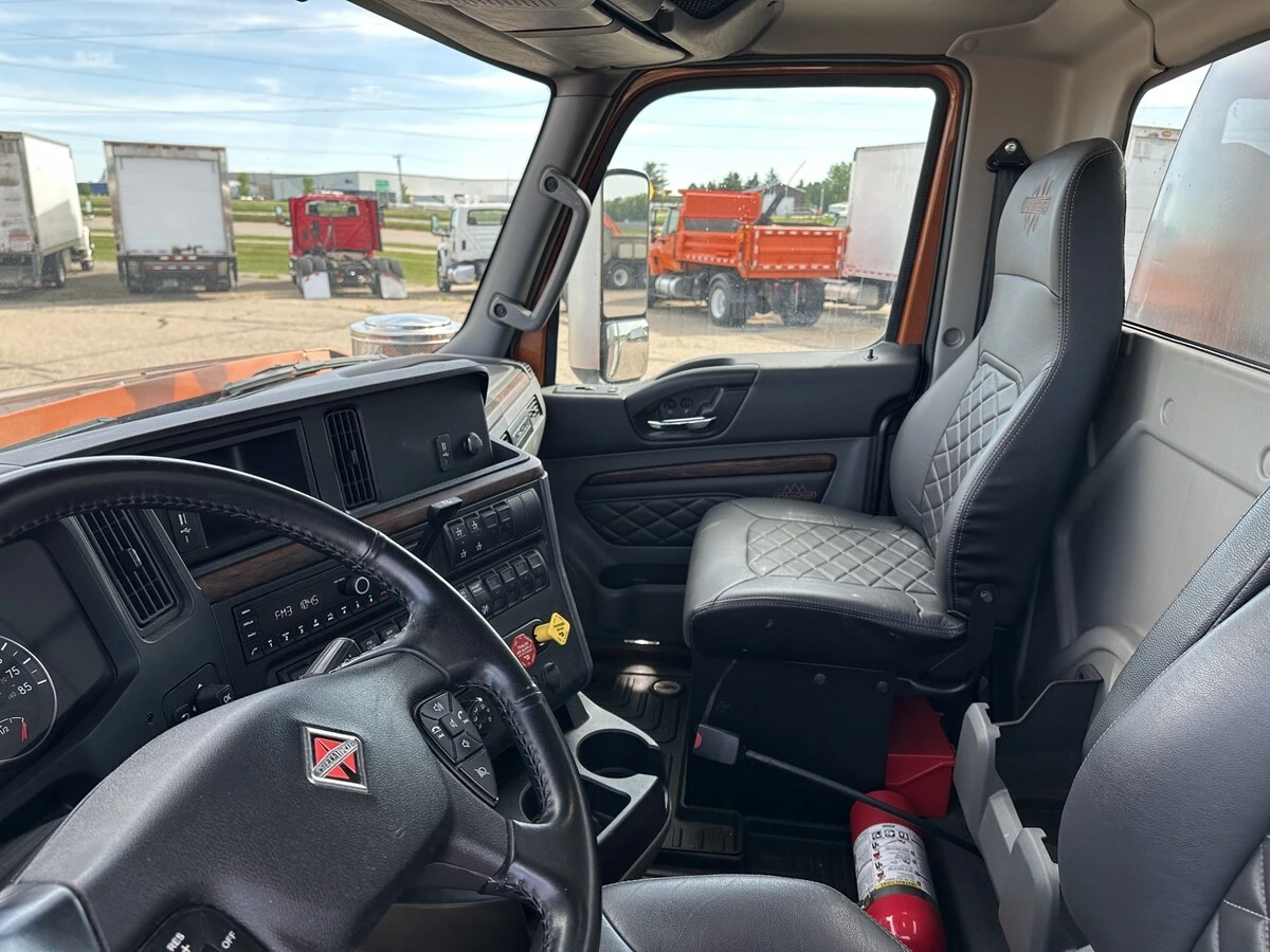 2025 International HX in Marshfield, WI — photo 7