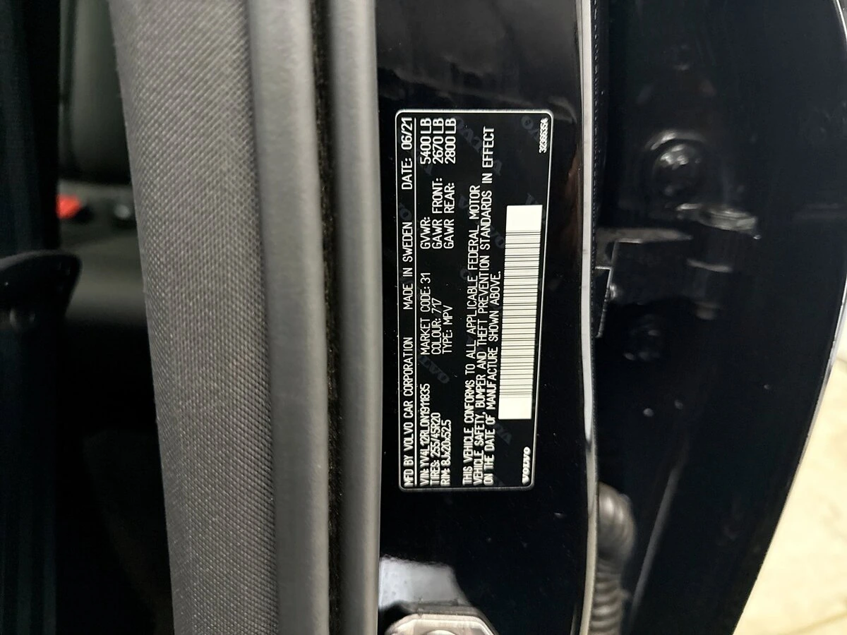 2022 Volvo - image 21