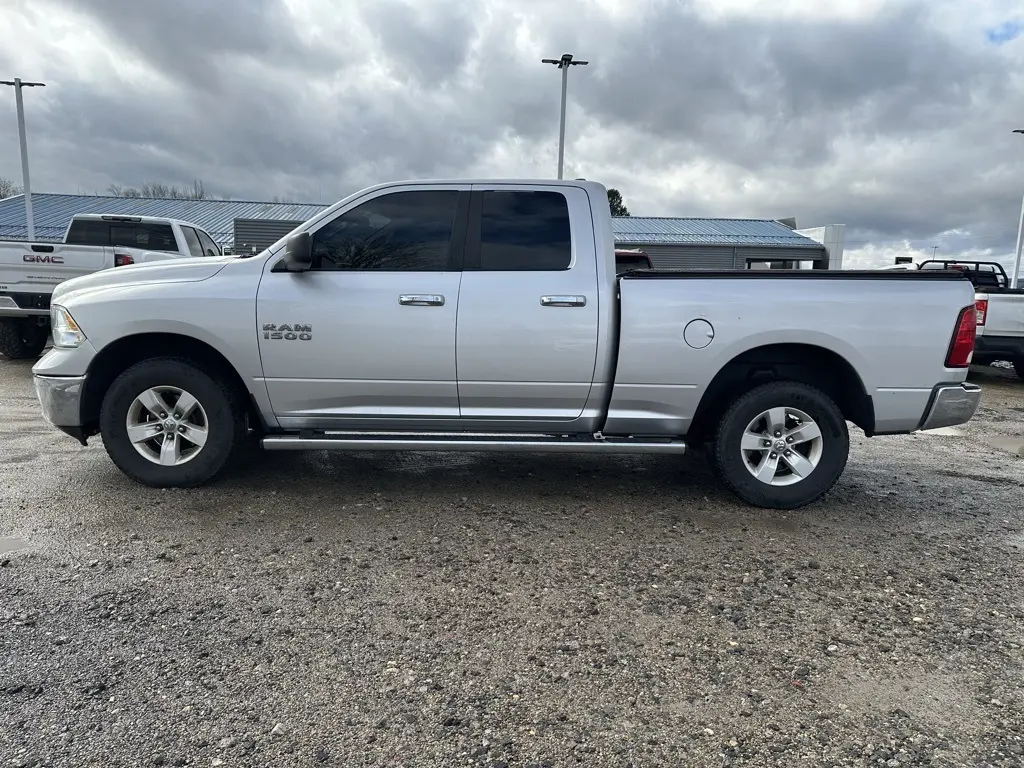 2017 Ram 1500 SLT photo 2