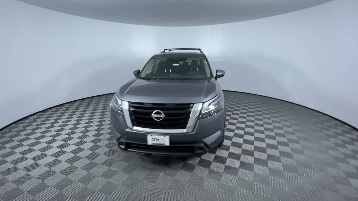 2025 Nissan Pathfinder SV photo 2