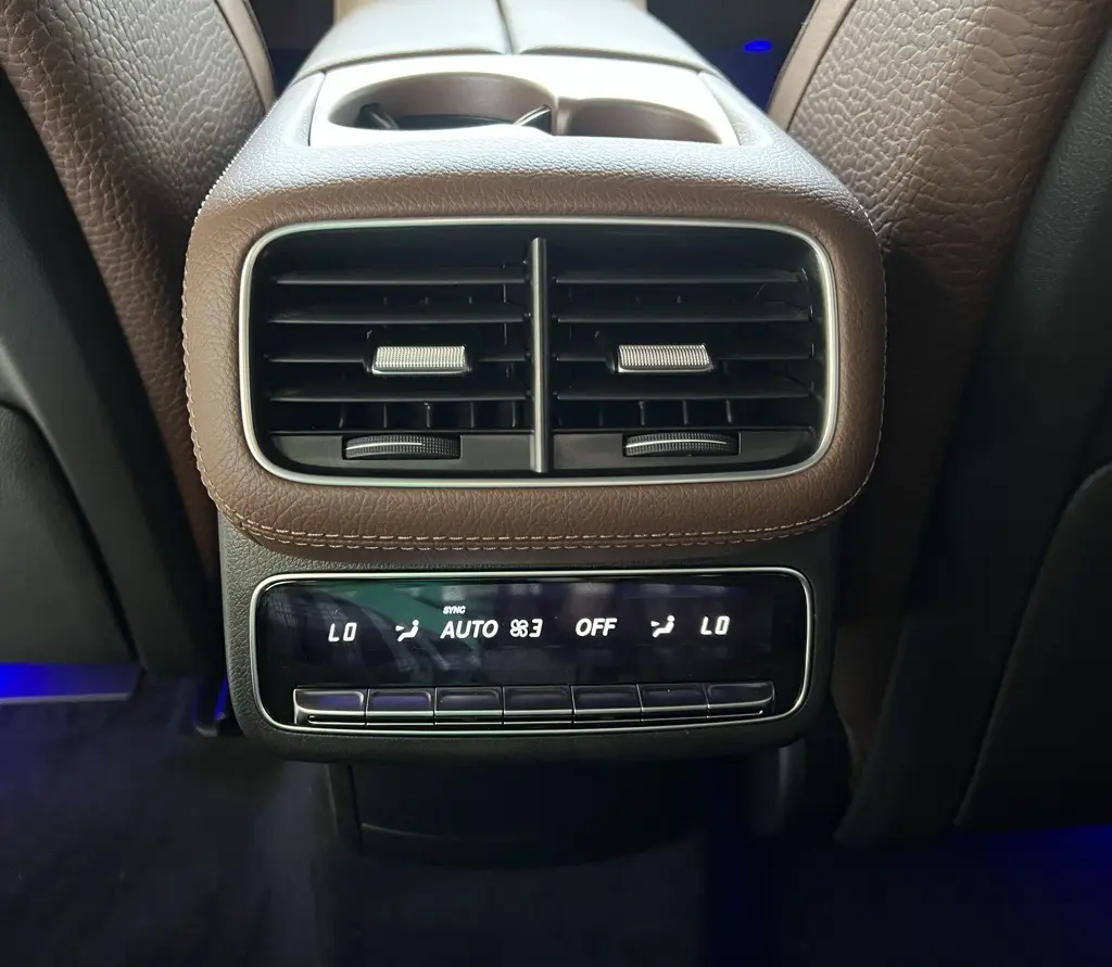 2026 Mercedes Benz GLS 580 4MATIC photo 27