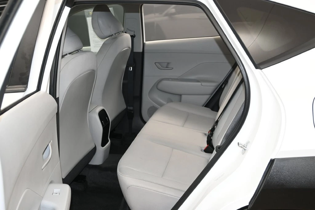 2025 Hyundai Kona SEL - Photo 25