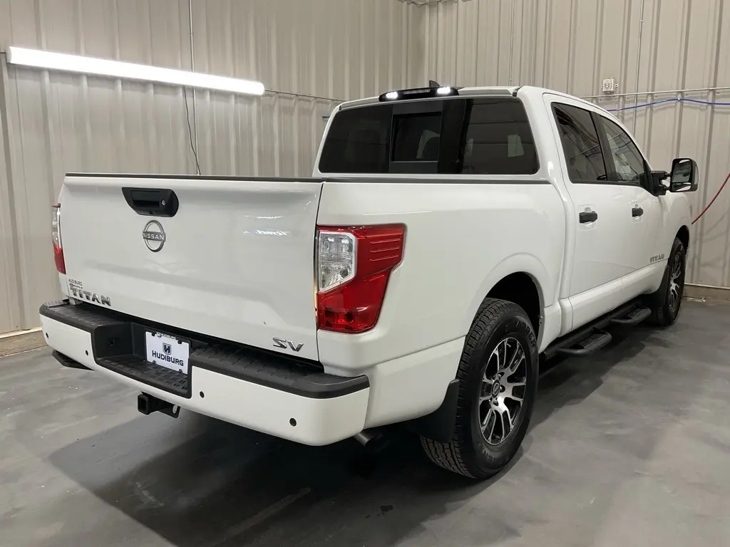 2024 Nissan Titan SV photo 20