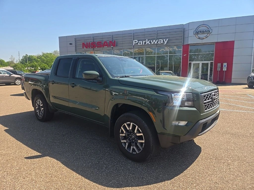 2023 Nissan Frontier SV Crew Cab 4X4 SWB's photo