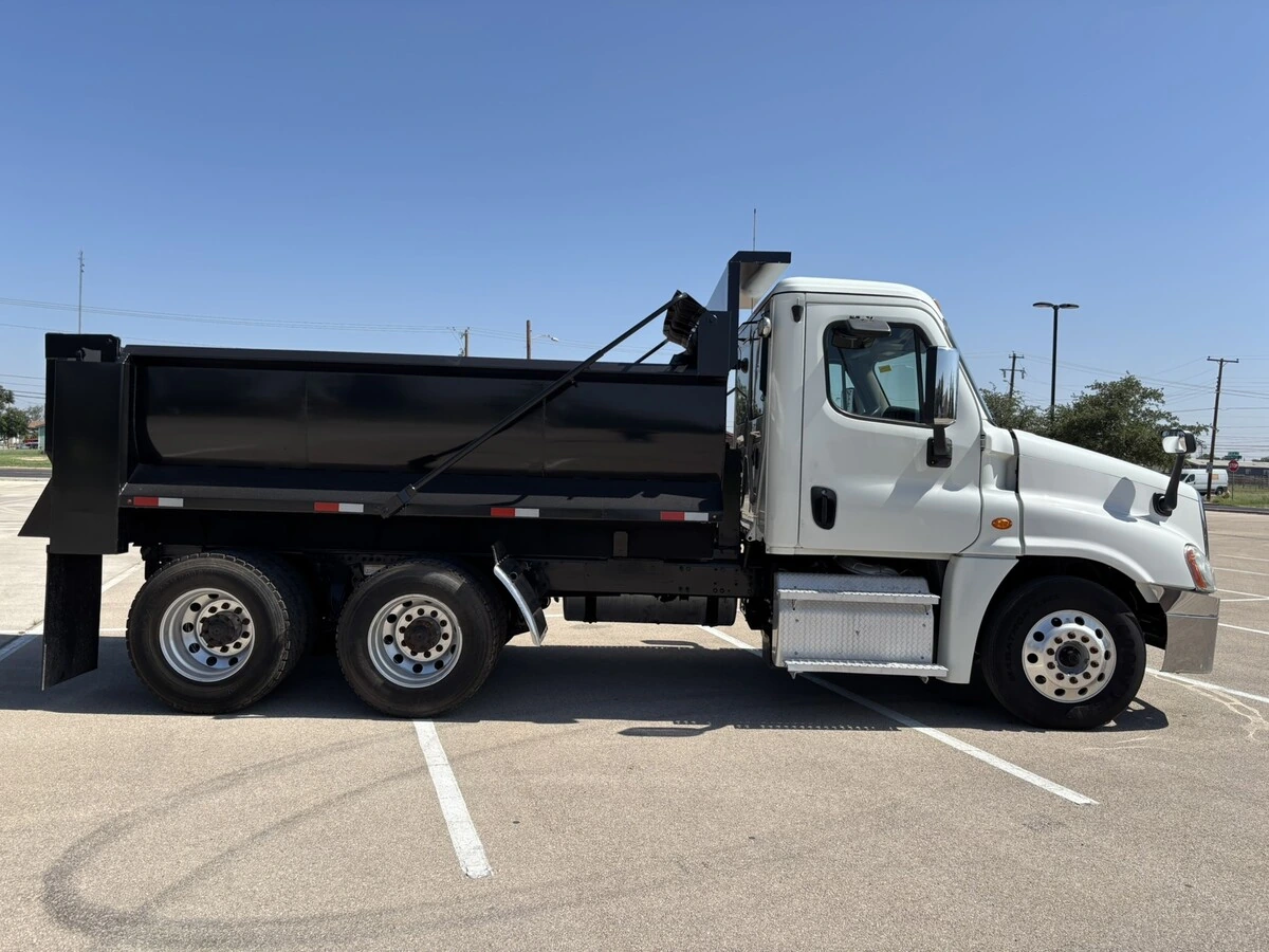 2020 Freightliner Cascadia — photo 4