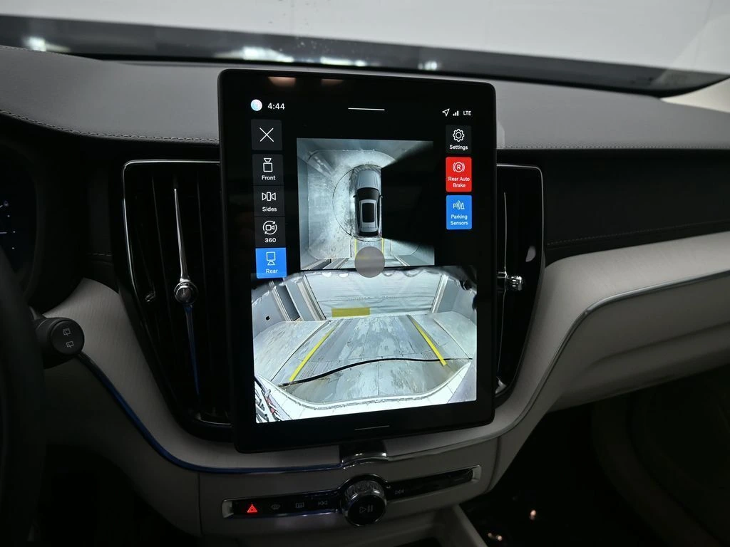 2026 Volvo - image 13